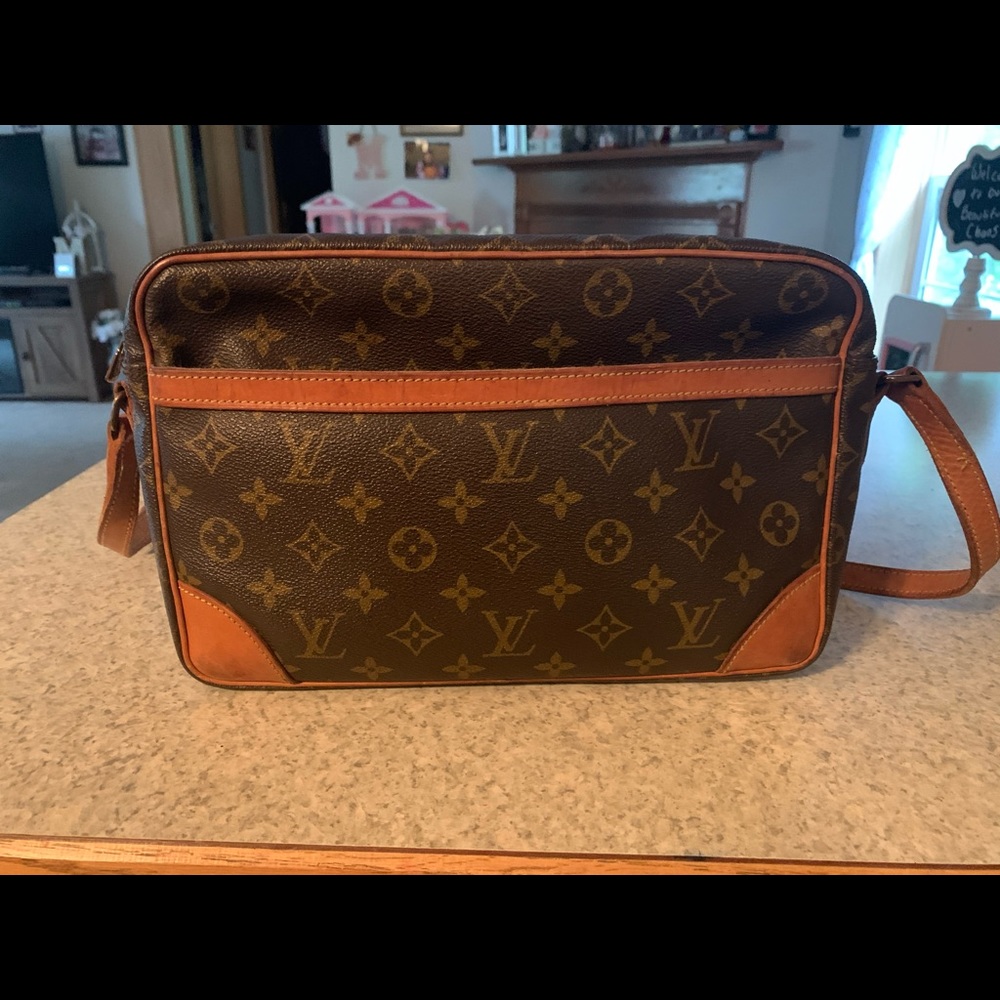 Louis Vuitton Trocadero 27.